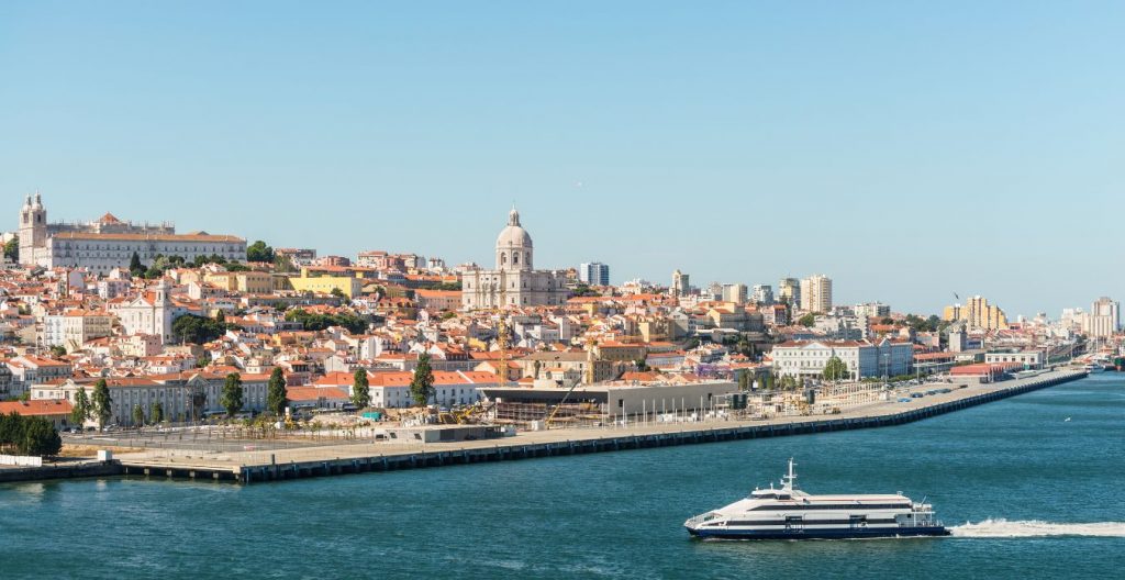 How Americans Are Invading Portugal 3 lisbon Tagus