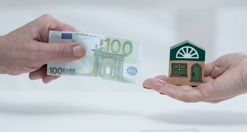 Is Portuguese Citizenship Required to Purchase Property in Portugal? 3 Is Portuguese Citizenship Required to Purchase Property in Portugal? - We are Roca Estate – a real estate agency operating in Portugal. We focus our efforts on selling new properties in the greater Lisbon area, especially the Lisbon Riviera and the pearl of the region – Cascais and Estoril! - Taxes and Fees