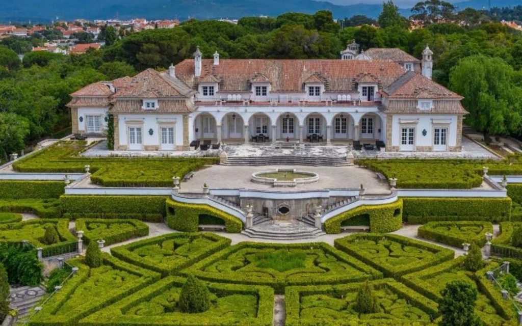 Mansion in Cascais